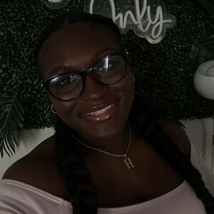 Meet your Posher, Decarieah